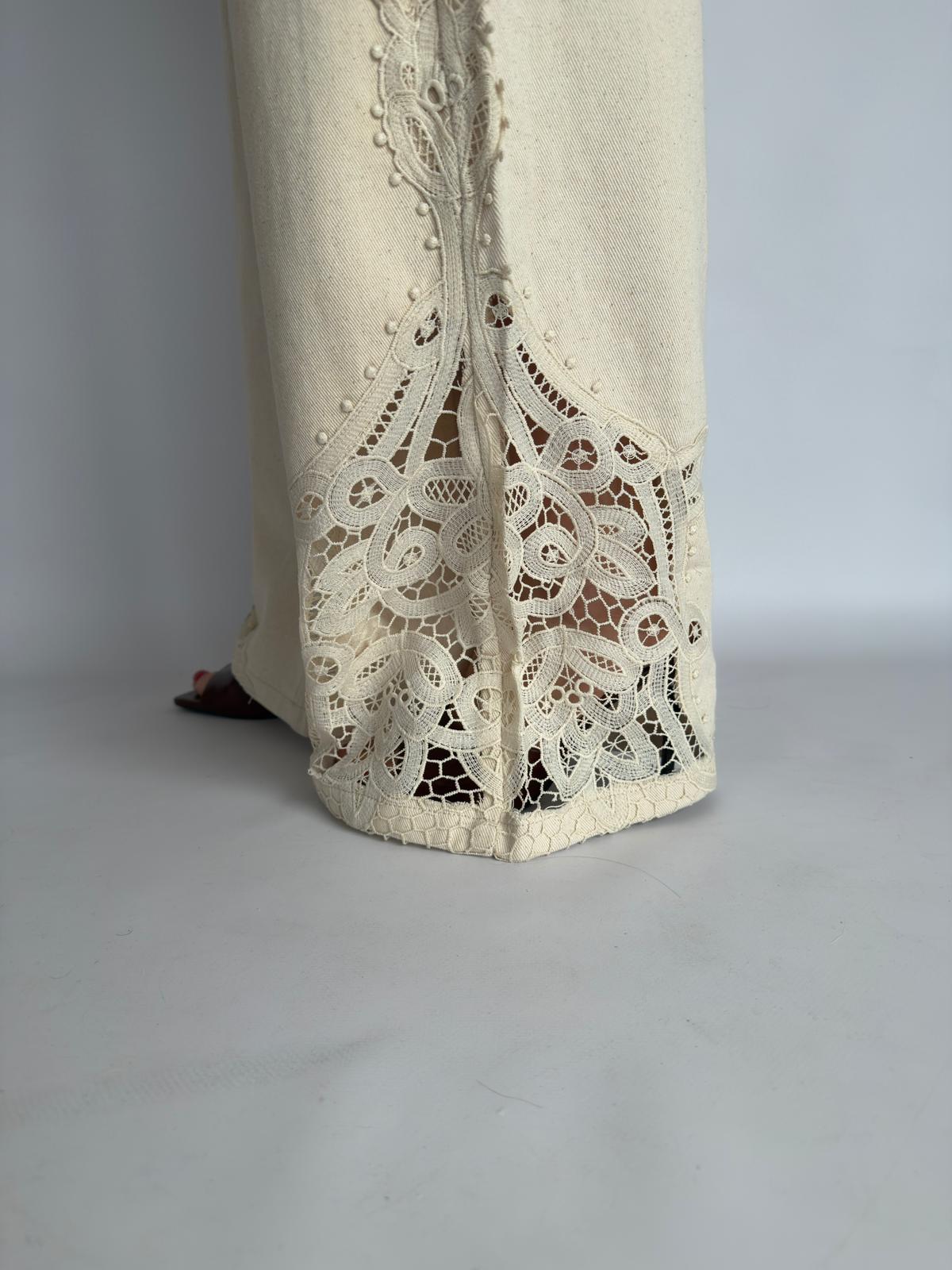 Pantalone crema con pizzo