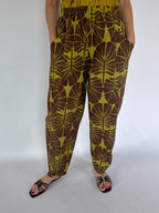 Pantalone ballon marrone e verde acido