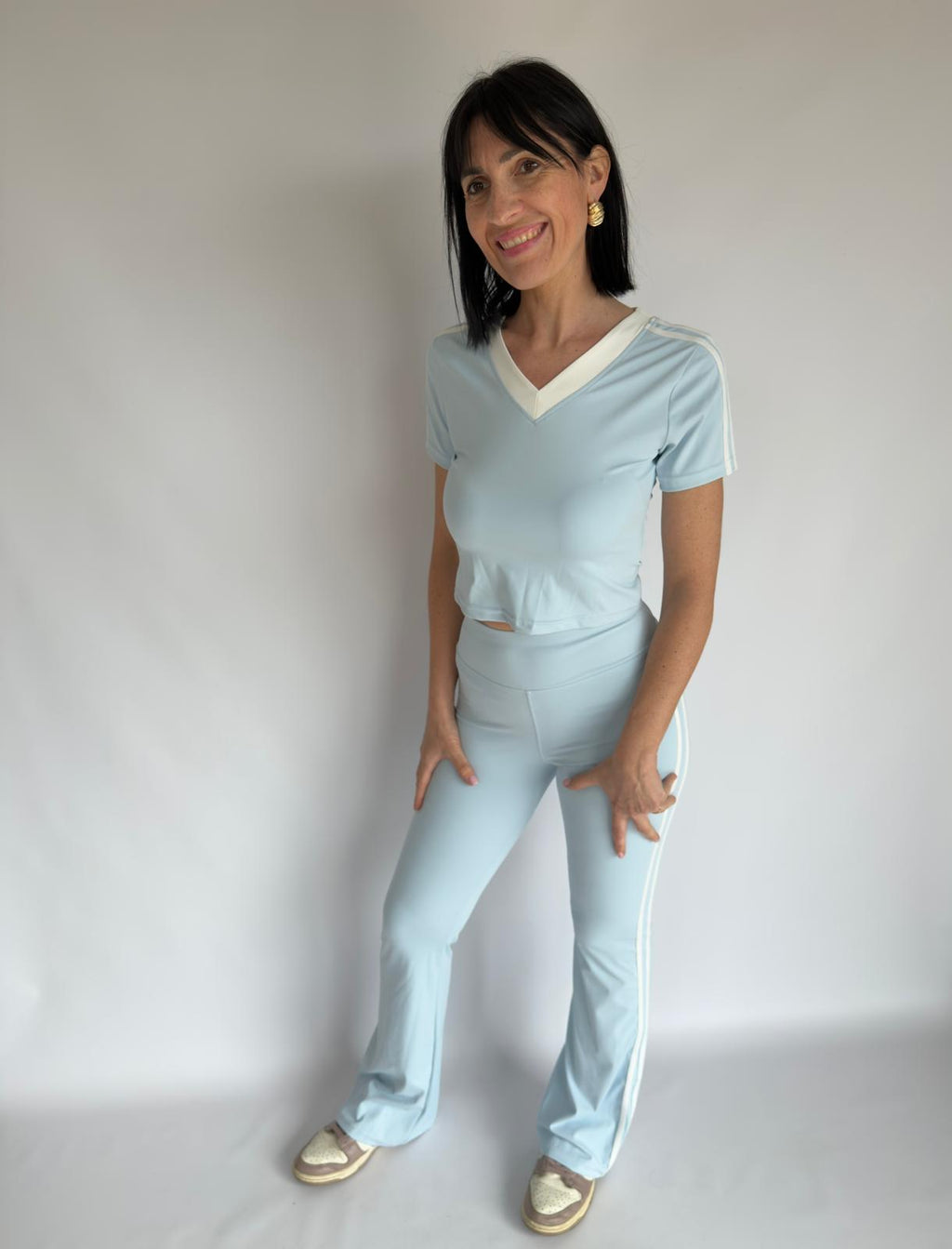 completo sportivo azzurro