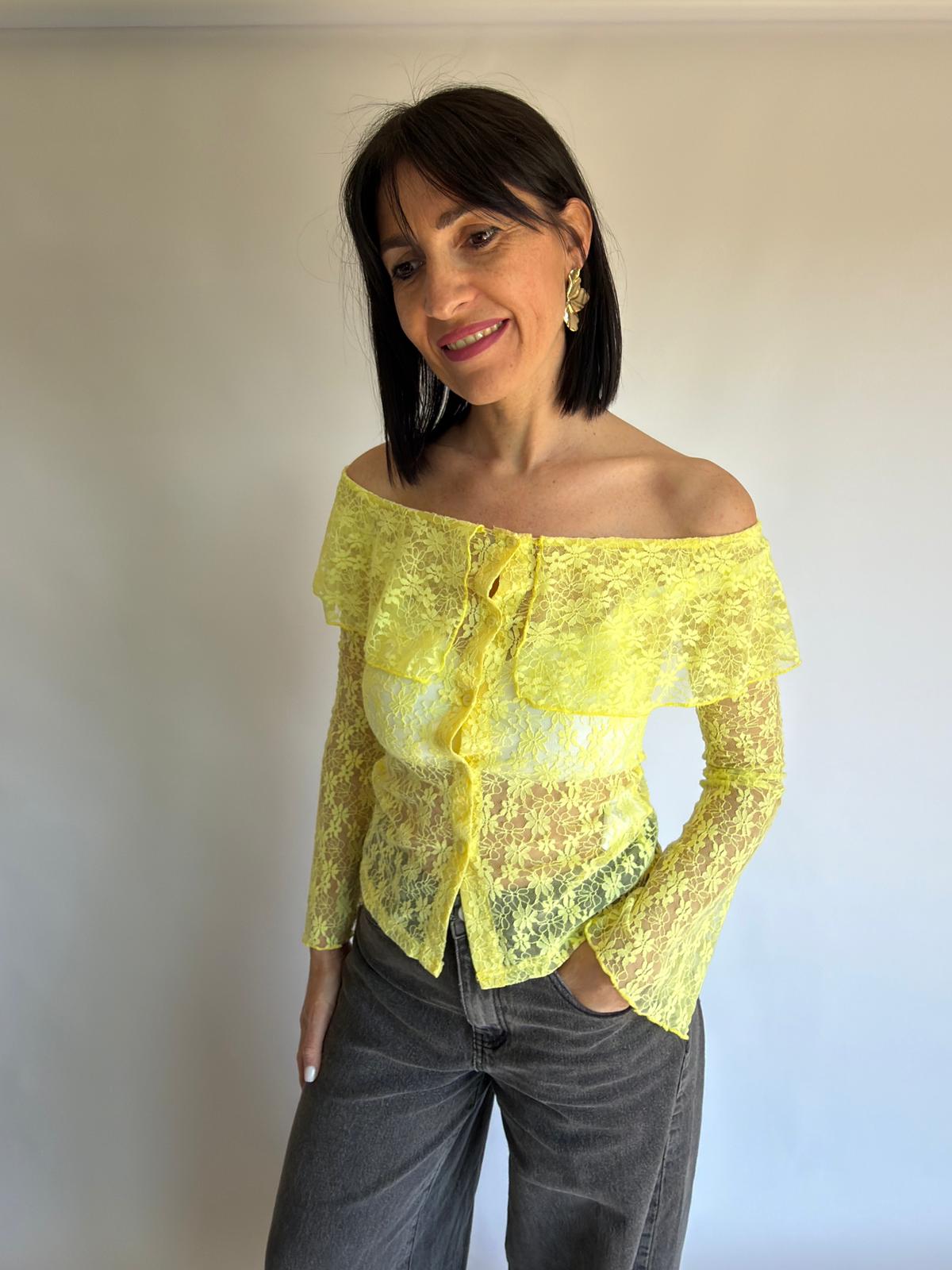 Top in pizzo a maniche lunghe