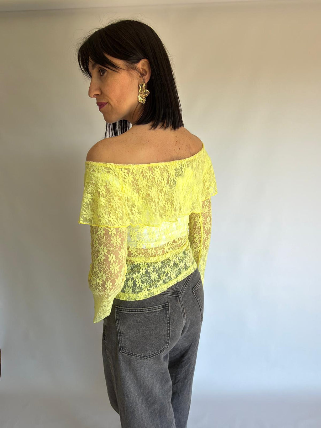 Top in pizzo a maniche lunghe