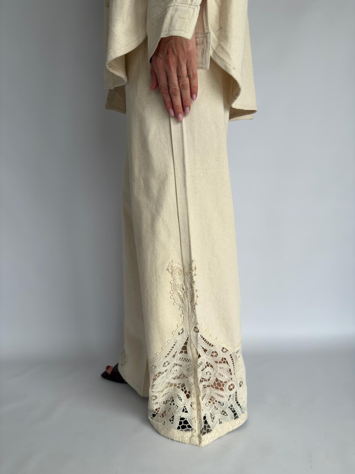 completo camicia e pantalone beige in pizzo