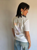 T-Shirt bianca con stampa sulla schiena