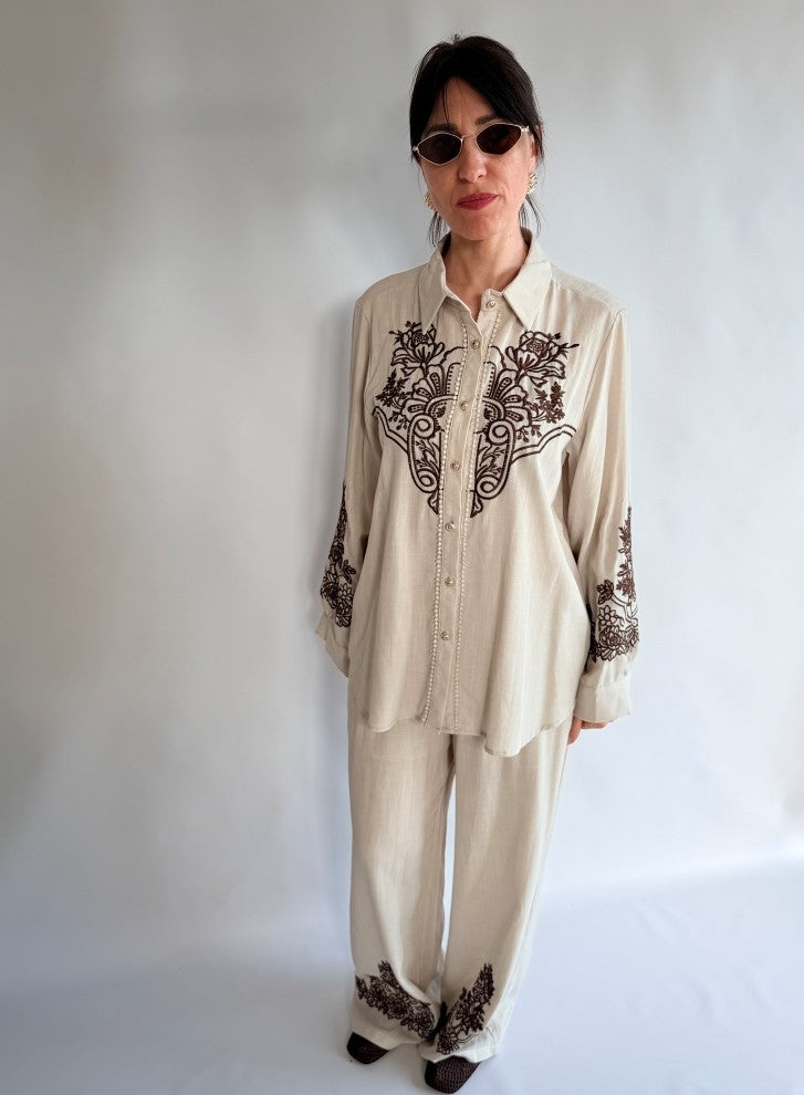 Completo camicia e pantalone crema
