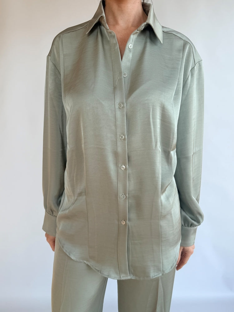 Camicia effetto raso di seta salvia