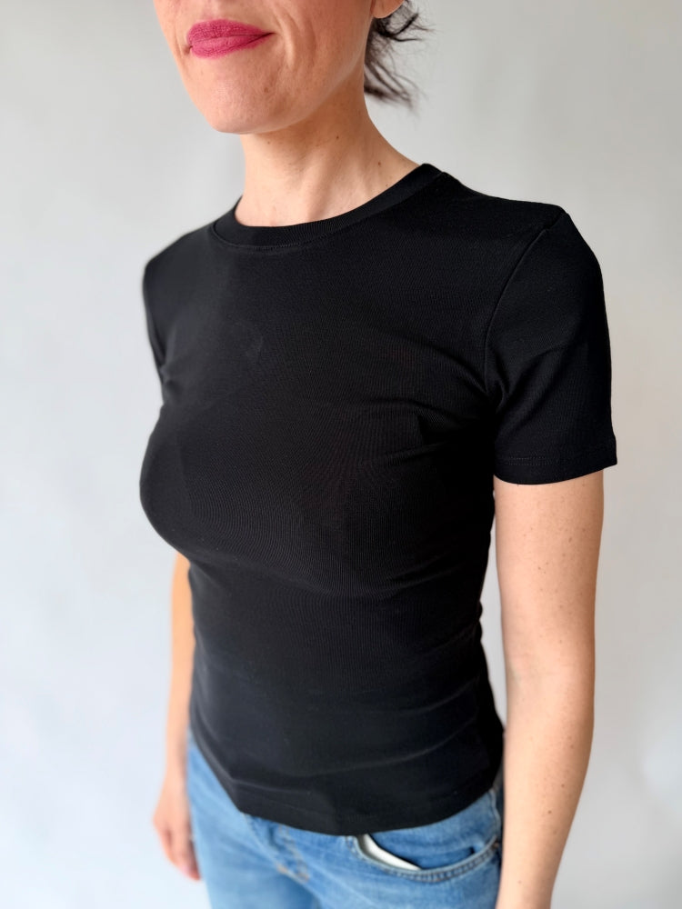 T-shirt manica corte nera