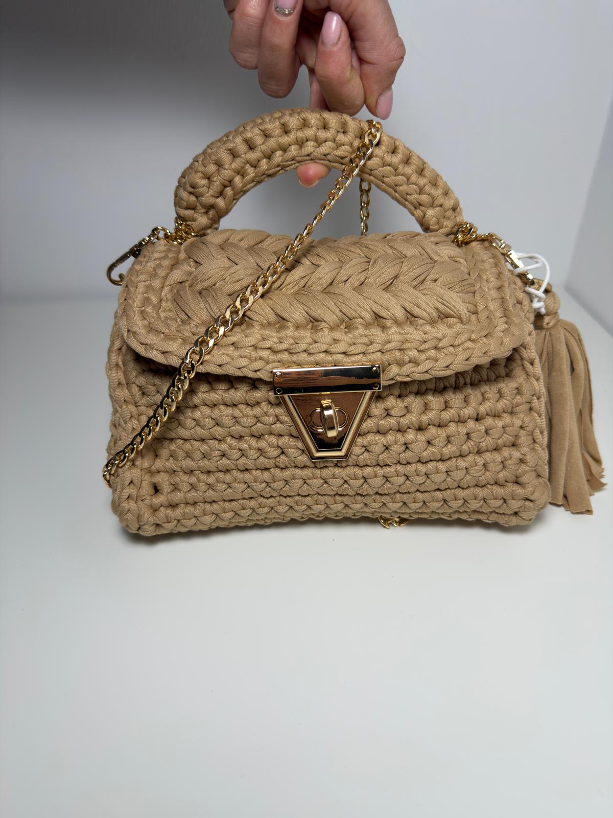 Borsa intrecciata in maglia