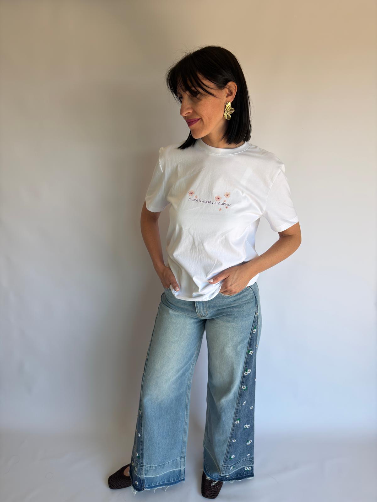 T-Shirt bianca con stampa sulla schiena