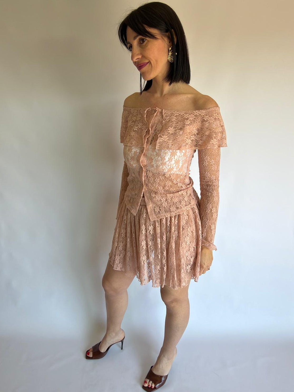 Gonna mini realizzata in pizzo floreale