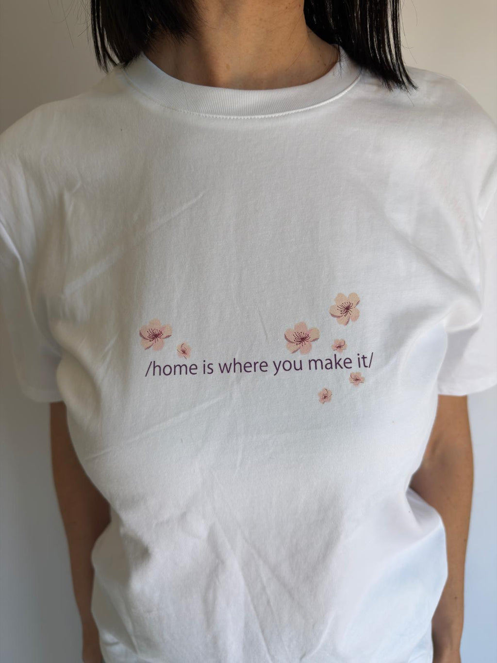 T-Shirt bianca con stampa sulla schiena