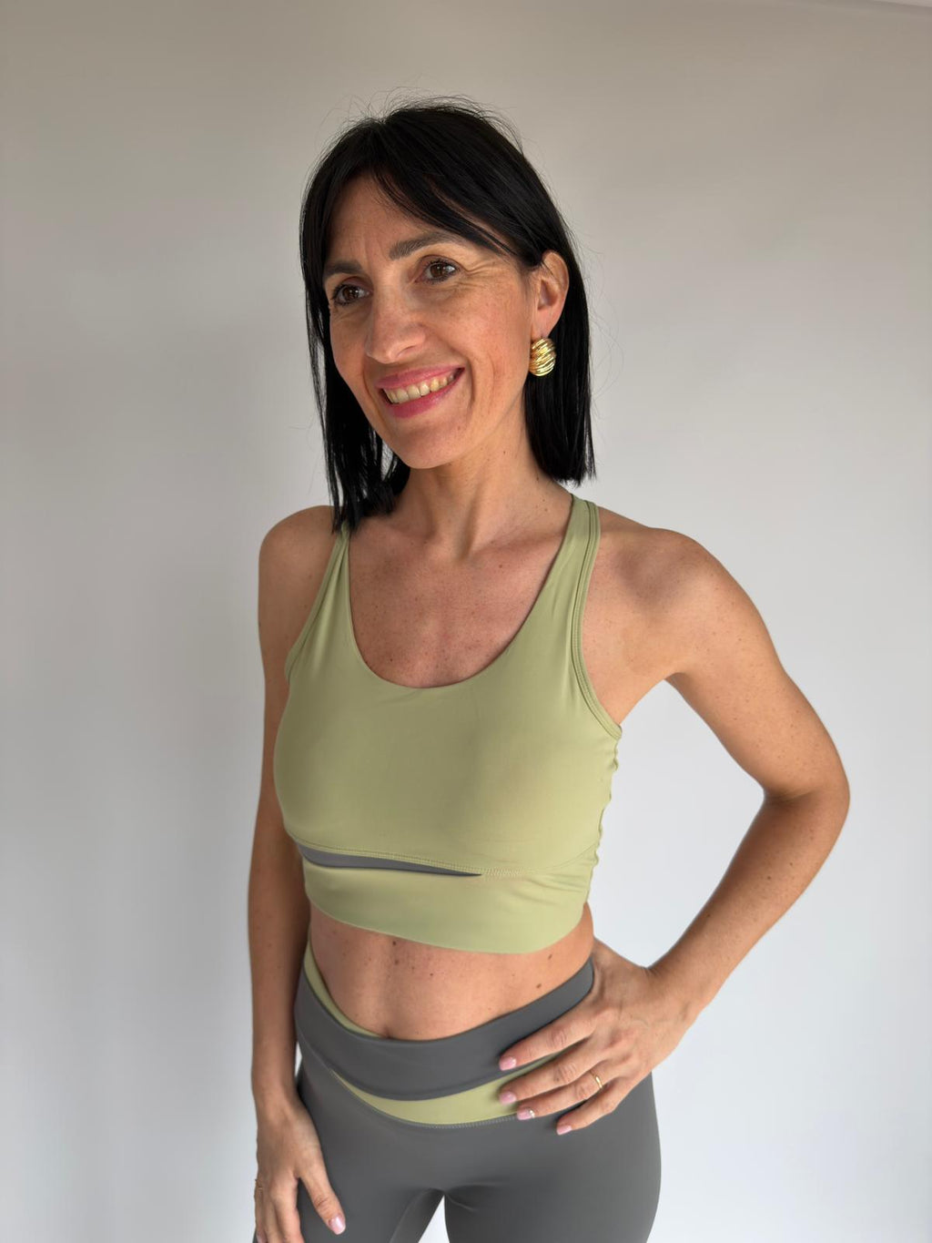 Top verde e grigio sport