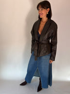 Giacca ecopelle con cintura marrone