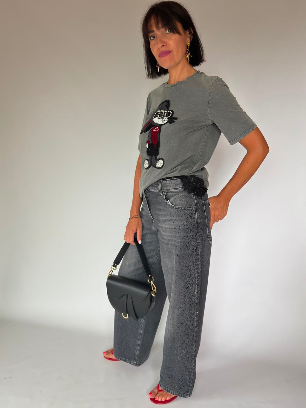 T-Shirt grigia con pizzo